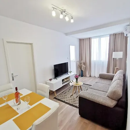 Appartement Tajchi, 5 Min From Rixos *