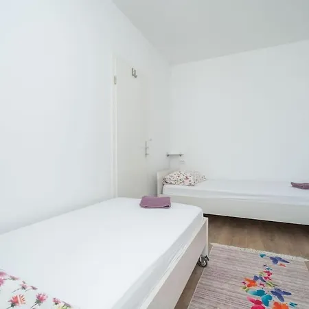 Tajchi, 5 Min From Rixos Ragusa