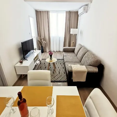 Apartment Tajchi, 5 Min From Rixos *